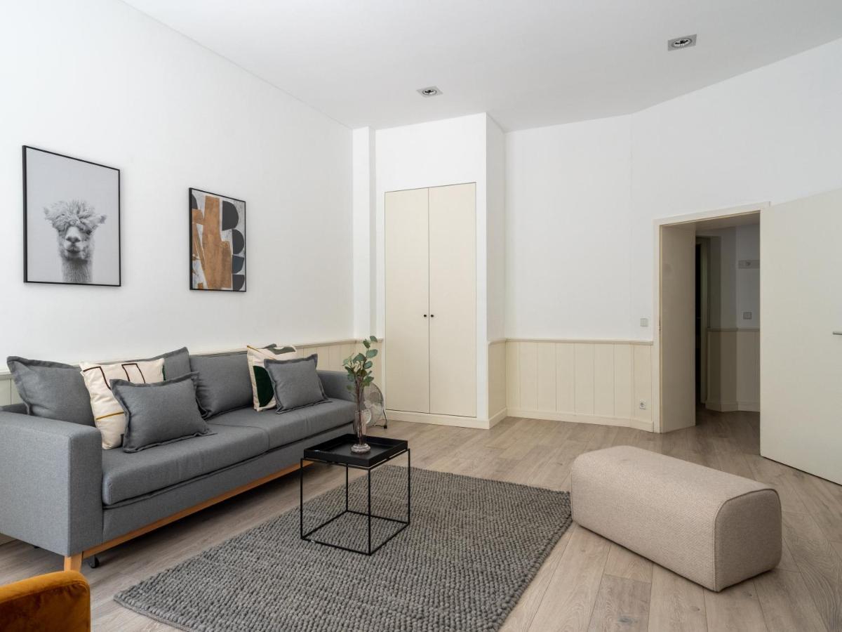 Apartments Berlin Lottumstrasse 4 *